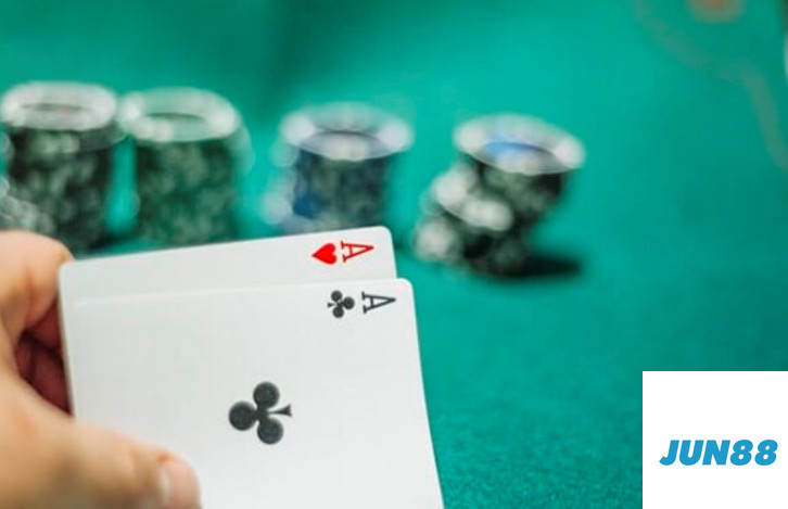 Canh Bài Baccarat Jun88 là gì?